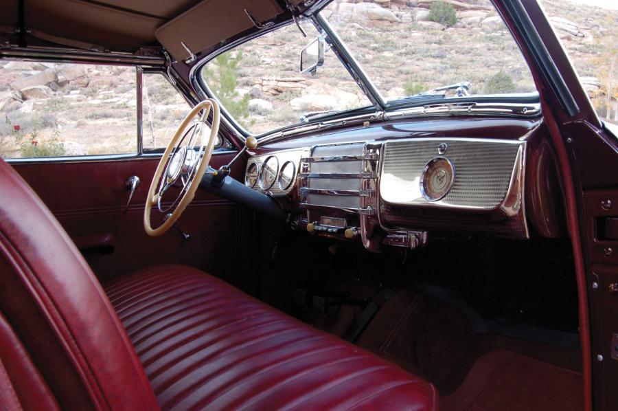  Buick Roadmaster Convertible Phaeton 1941 года  (фото 7 из 13)